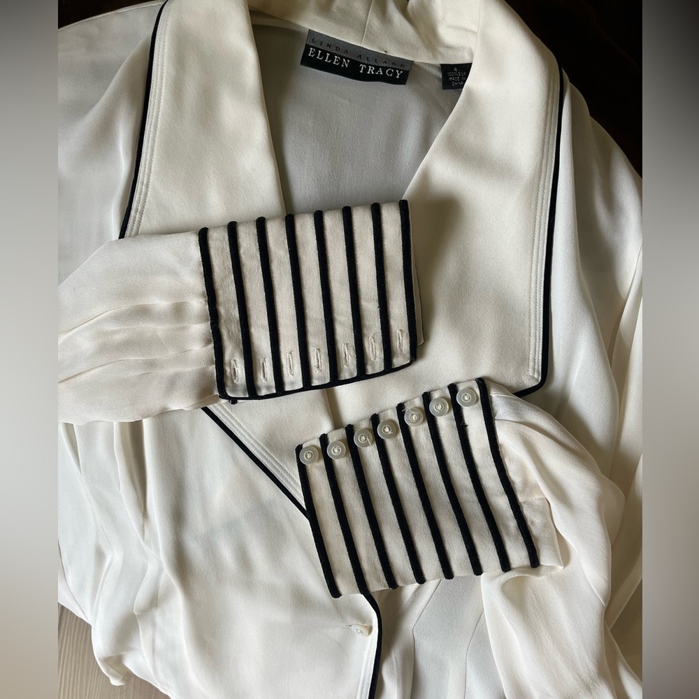 Ellen Tracy Women's Cream Blazer with Black Accents